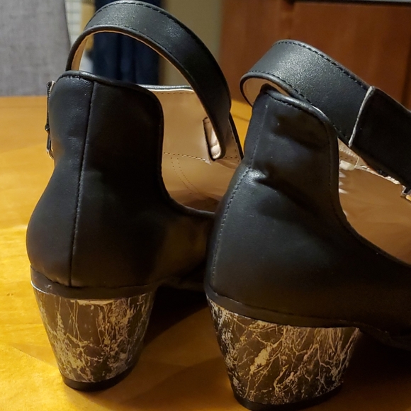 NWOT mark. Black Women's Ankle Boots - Size 6 - Picture 5 of 8